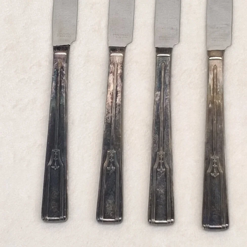 Wm Rogers Mfg Co preowned knives